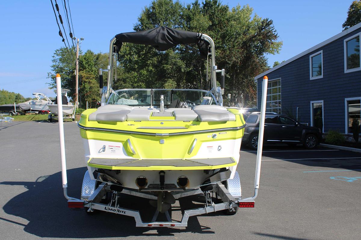 Used 2017 MasterCraft XT 21