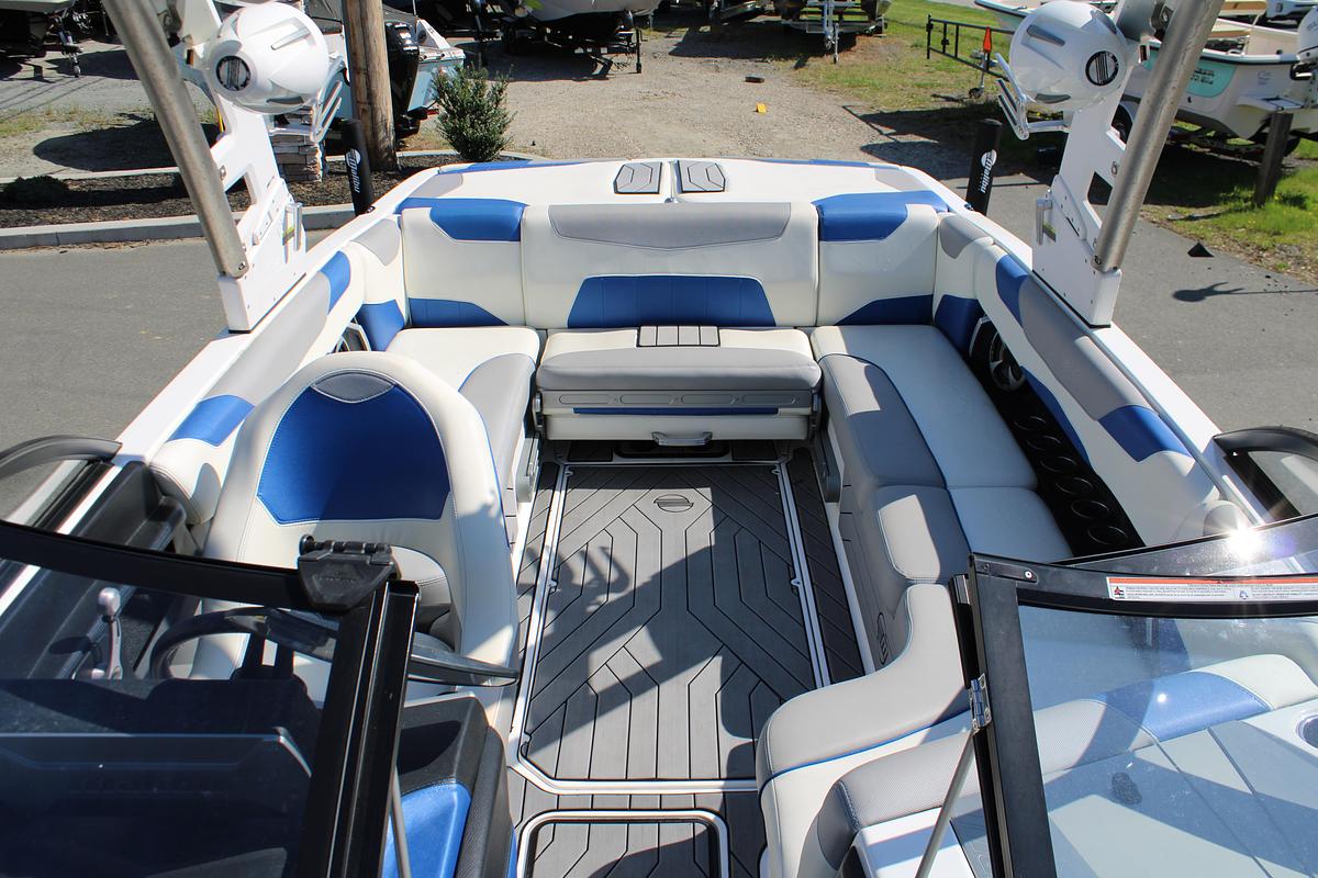 Used 2018 Malibu 23 LSV