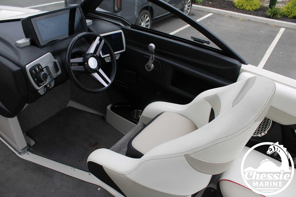 Used 2016 Malibu Wakesetter 22 VLX