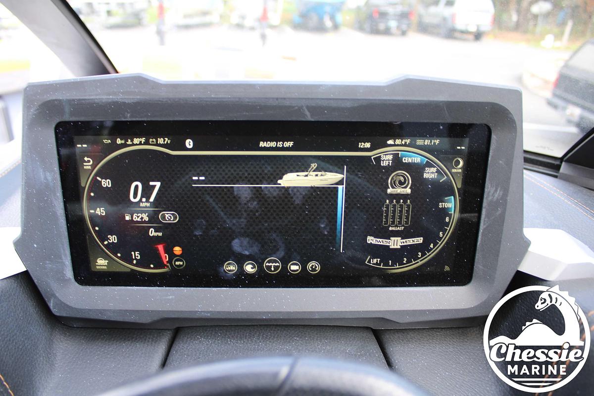 Used 2022 Malibu Wakesetter 25 LSV