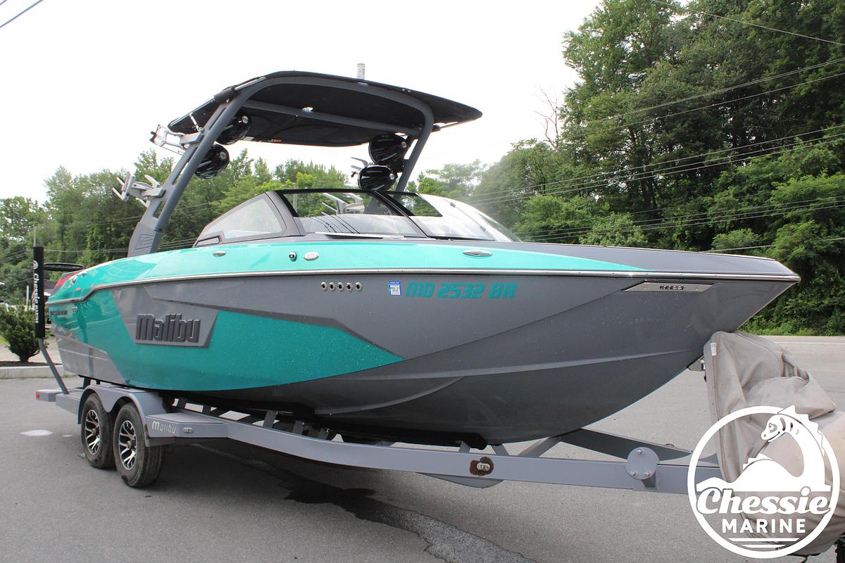 Used 2020 Malibu Wakesetter 25 LSV