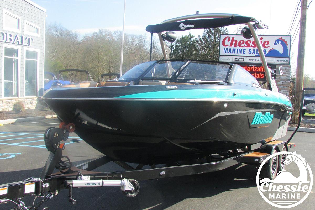 Used 2022 Malibu Wakesetter 23 LSV