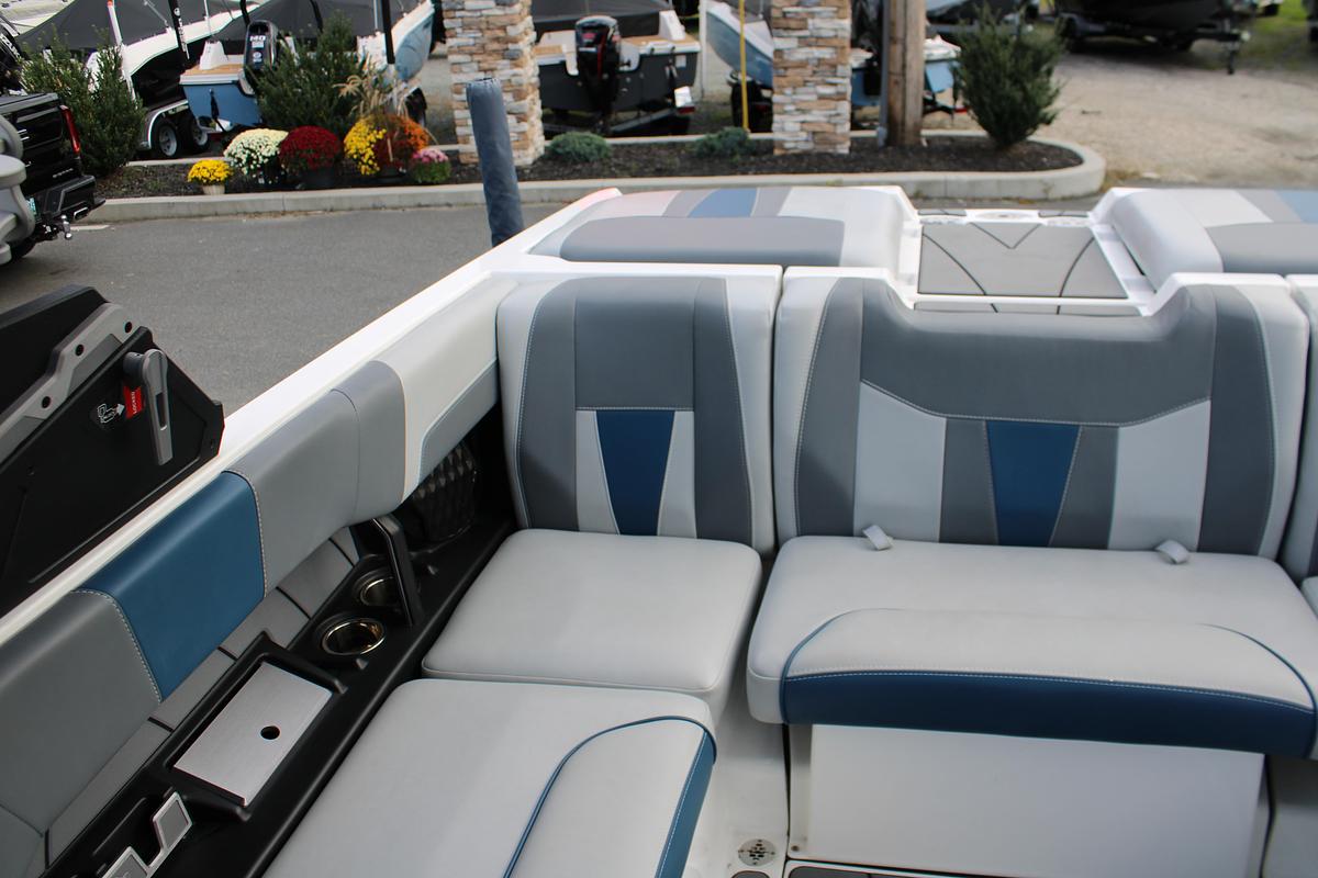 Used 2023 Malibu 23 LSV