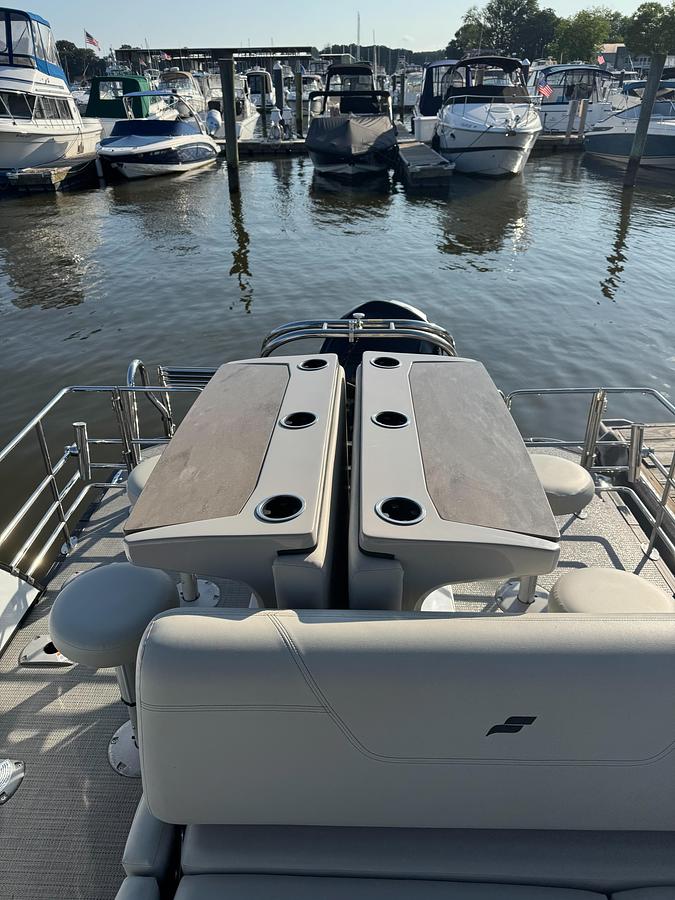 Used 2022 Starcraft CX 25 DL Bar