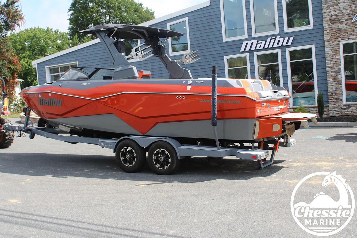 Used 2022 Malibu Wakesetter 25 LSV