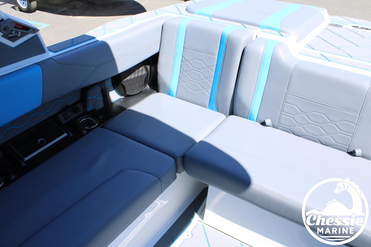 2026 Malibu 23 LSV