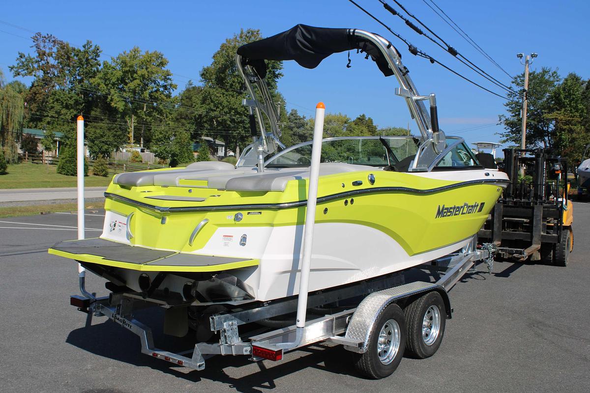 Used 2017 MasterCraft XT 21