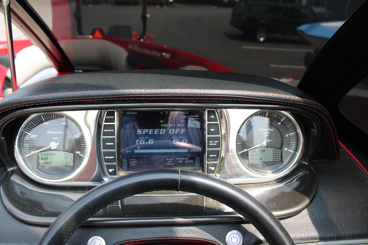 Used 2014 Malibu 247 LSV