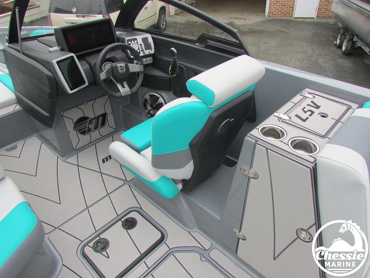 Used 2020 Malibu Wakesetter 25 LSV