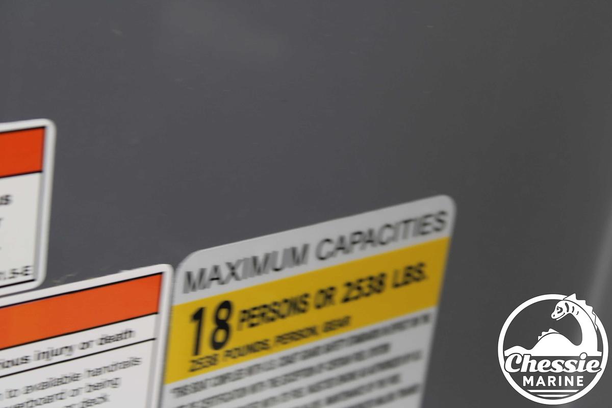 Used 2022 Malibu Wakesetter 25 LSV