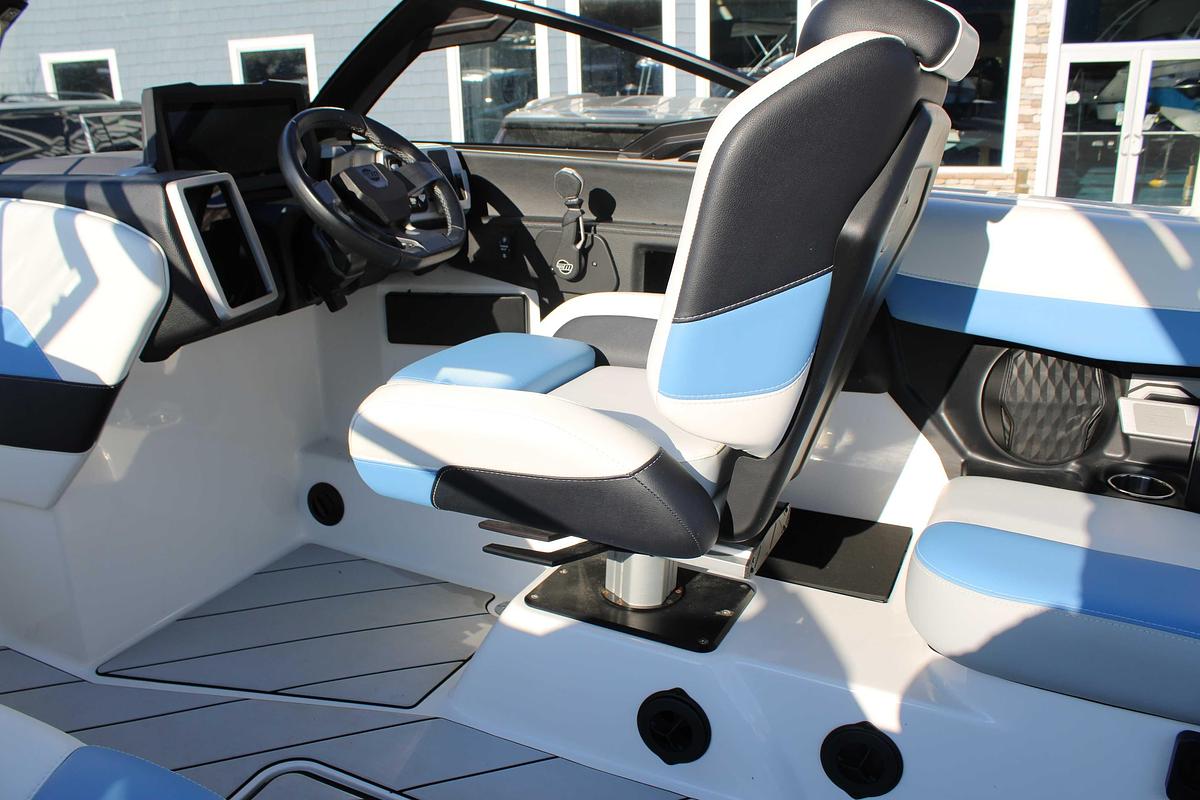 Used 2024 Malibu Wakesetter 23 LSV