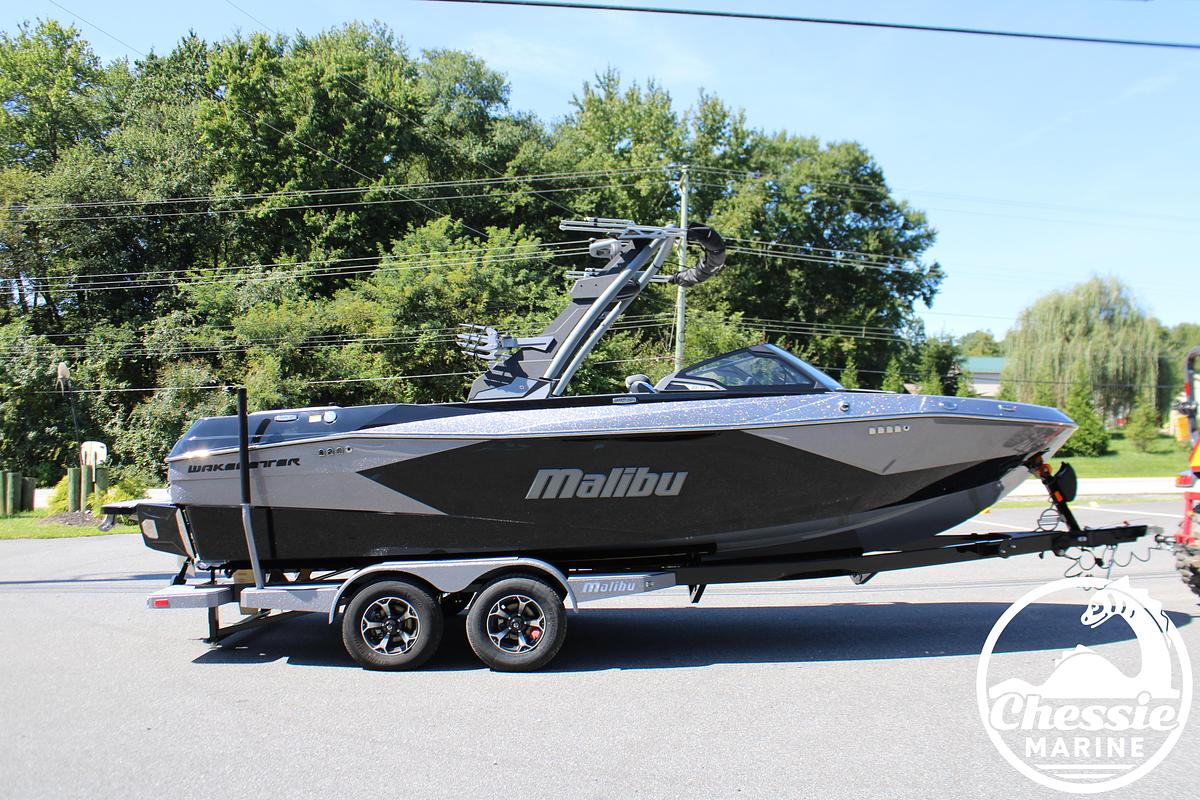 2027 Malibu 23 LSV