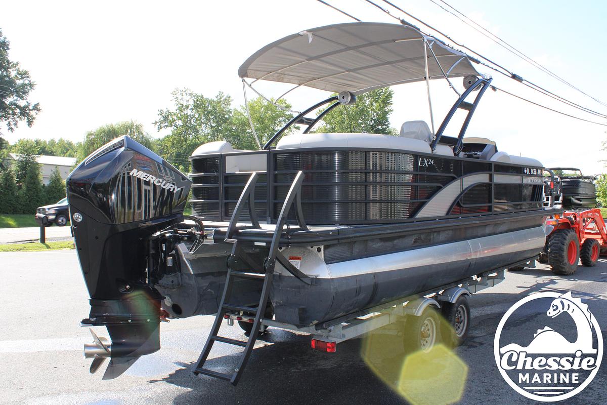 Used 2021 Bennington LX 24