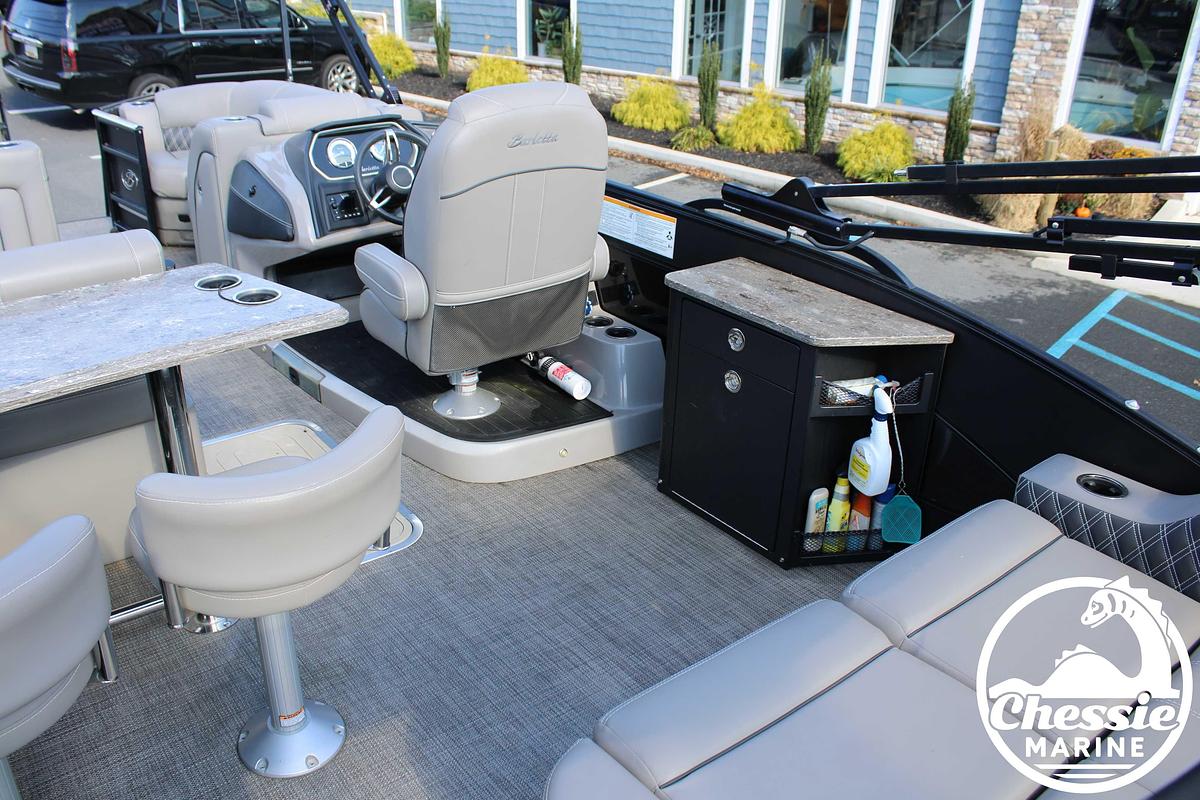 Used 2021 Barletta 25 UE