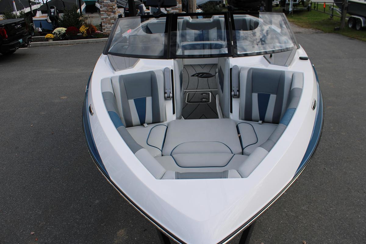 Used 2023 Malibu 23 LSV