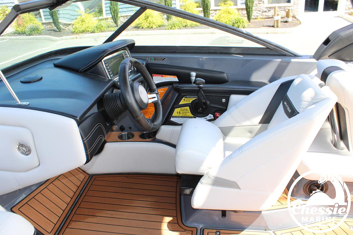 Used 2015 Nautique Super Air 230