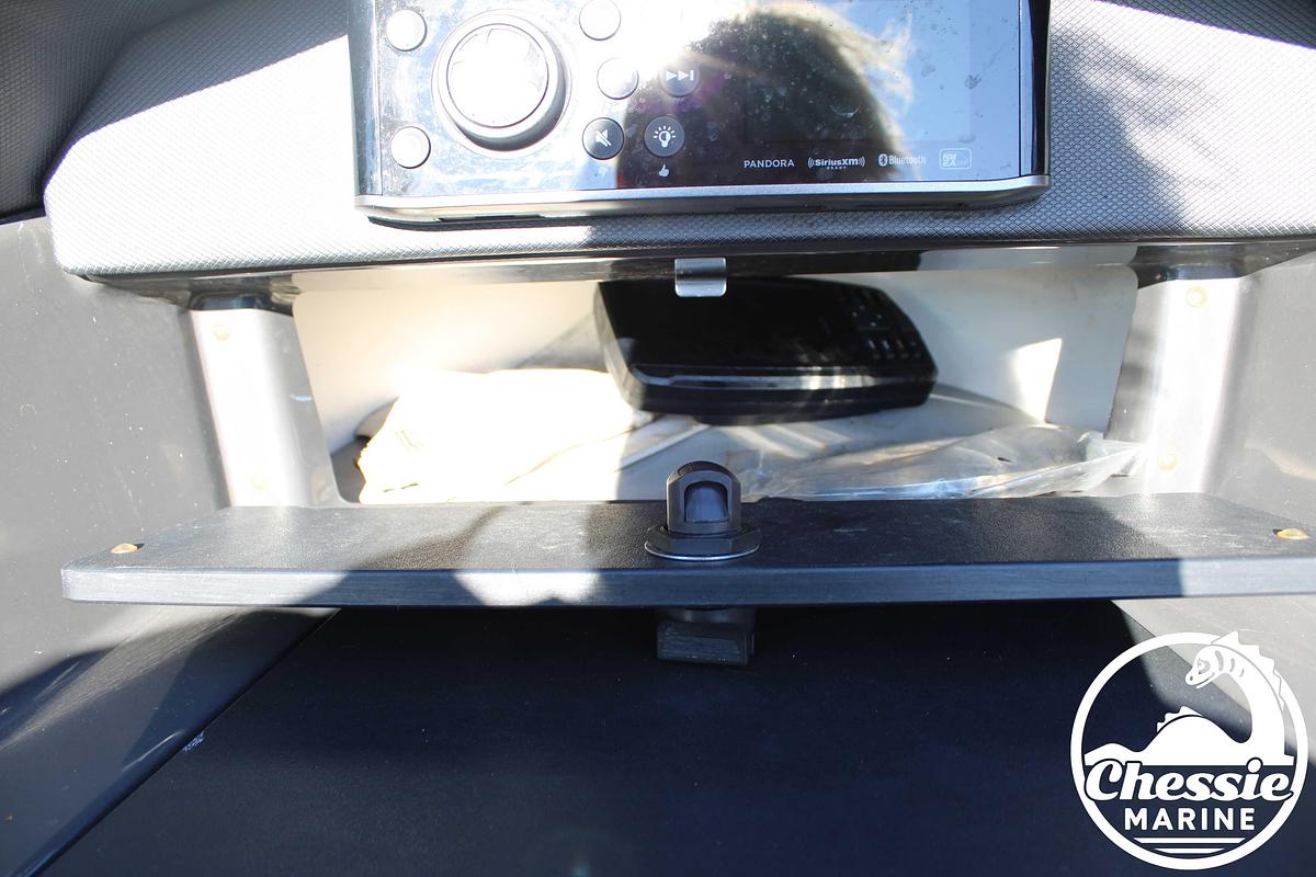 Used 2013 Monterey 224 FSX