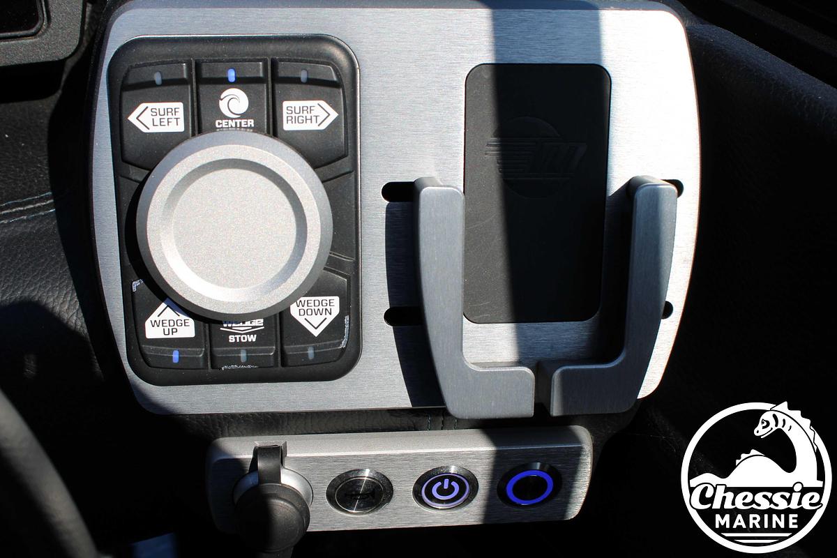 Used 2020 Malibu Wakesetter 25 LSV