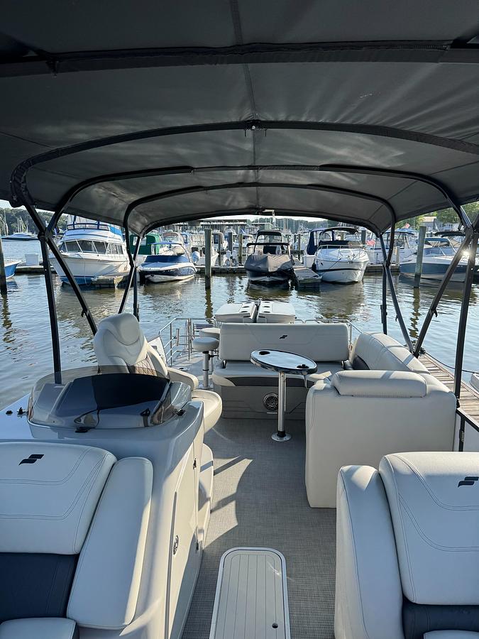 Used 2022 Starcraft CX 25 DL Bar
