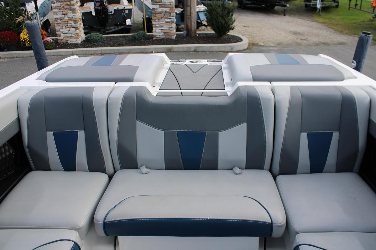 Used 2023 Malibu 23 LSV