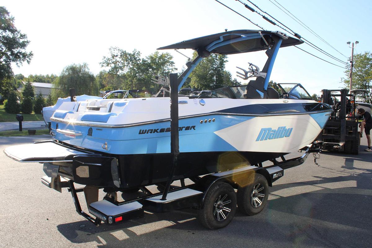 Used 2024 Malibu Wakesetter 23 LSV