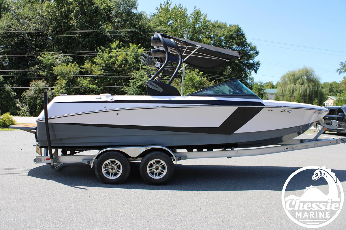 Used 2015 Nautique Super Air 230