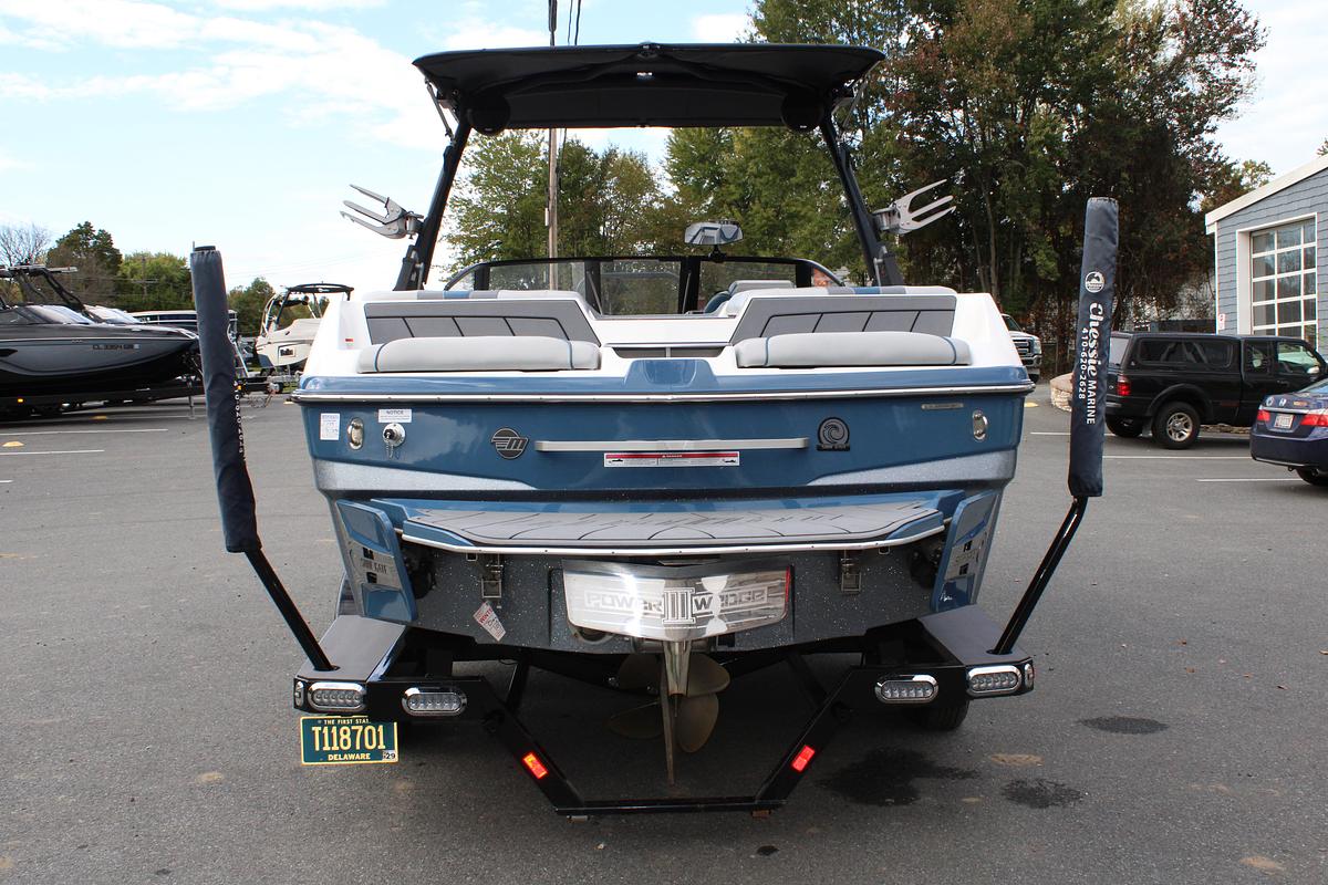 Used 2023 Malibu 23 LSV