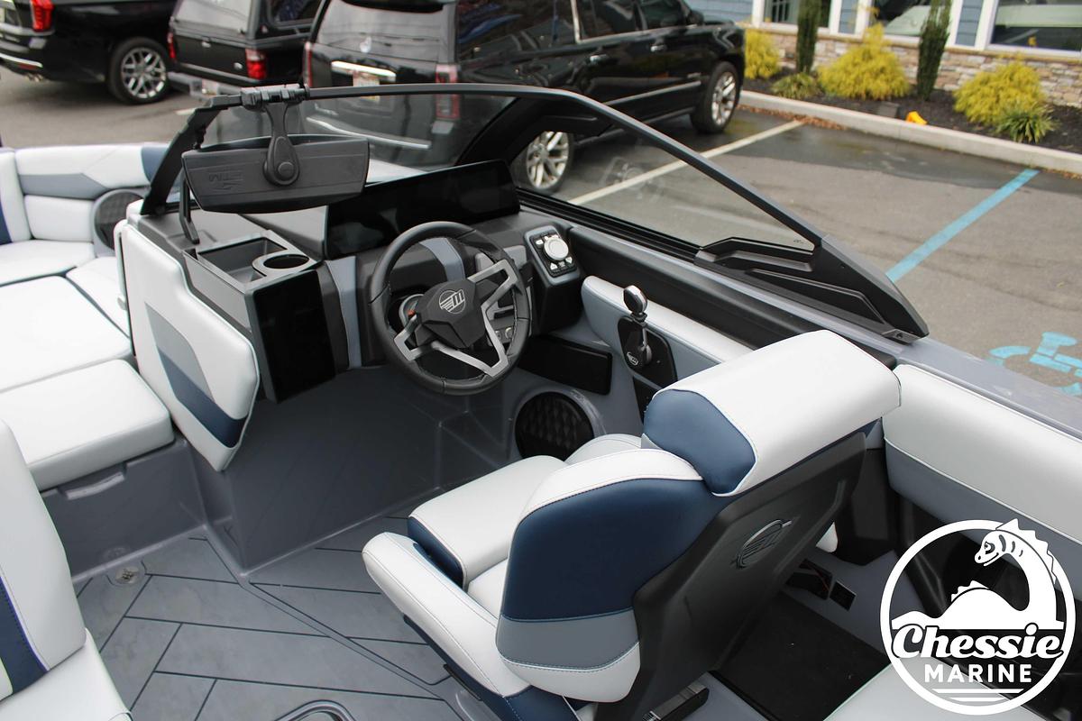 Used 2025 Malibu Wakesetter 23 LSV