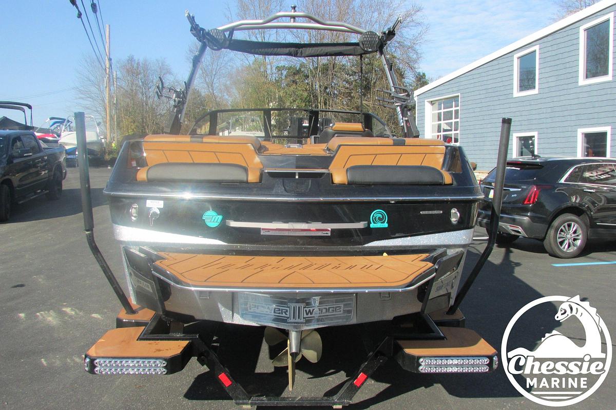 Used 2022 Malibu Wakesetter 23 LSV