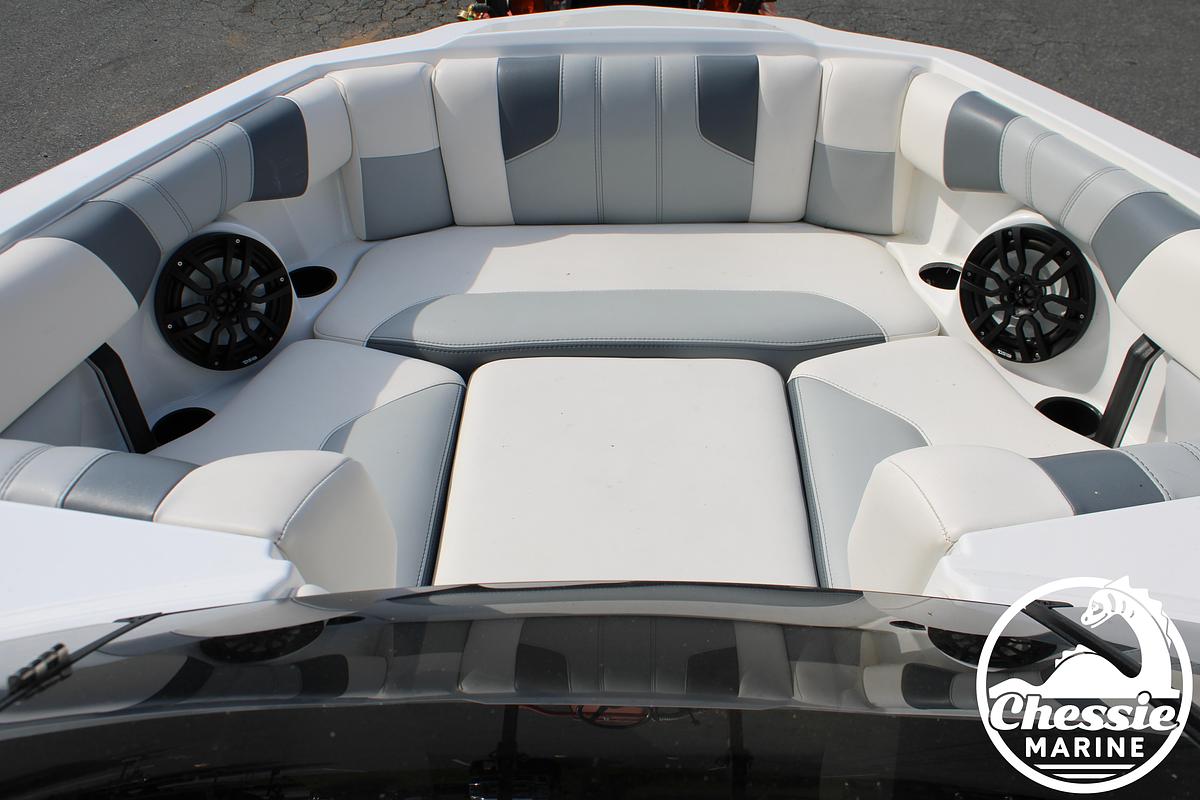 Used 2024 Malibu 21 LX-R