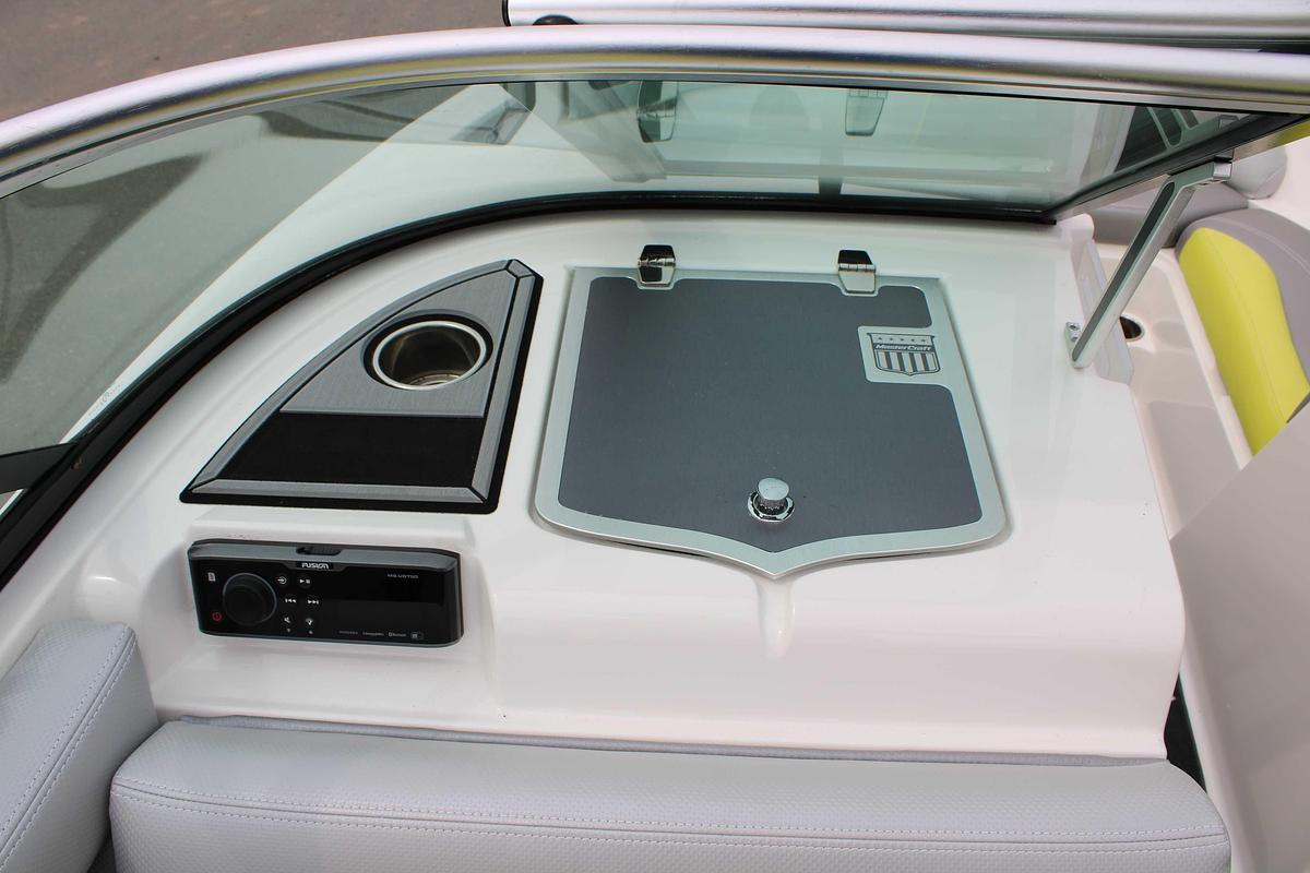 Used 2017 MasterCraft XT 21