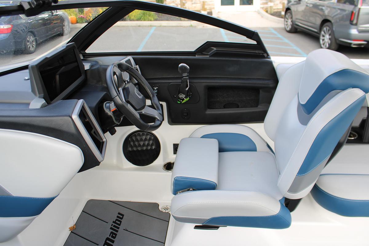 Used 2023 Malibu 23 LSV
