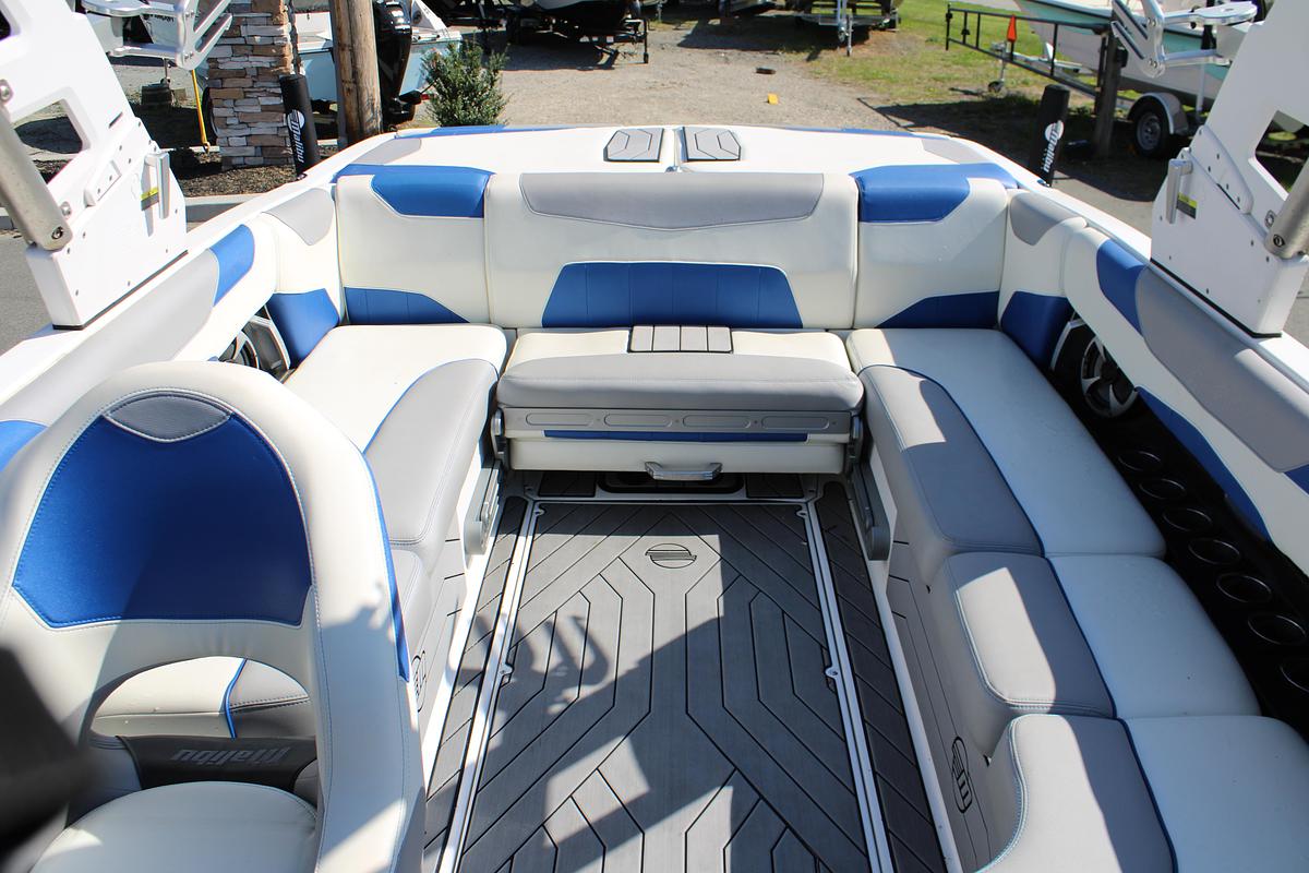 Used 2018 Malibu 23 LSV