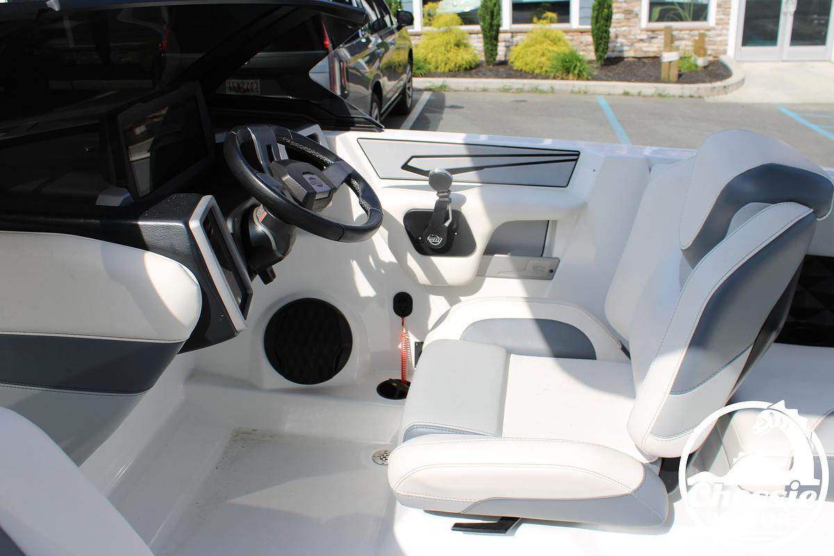 Used 2024 Malibu 21 LX-R