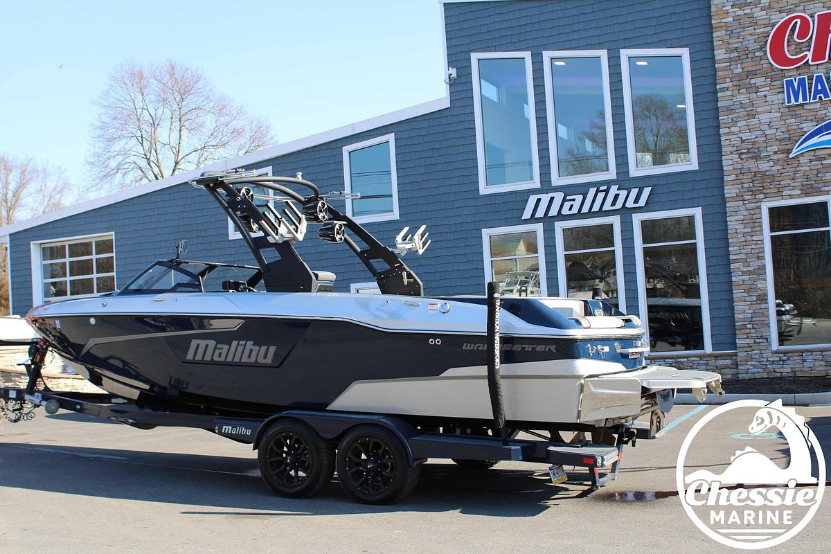 Used 2020 Malibu Wakesetter 25 LSV