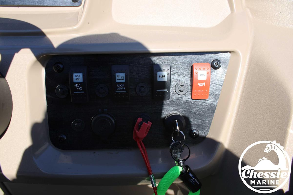 Used 2023 Starcraft Pontoon LX 22 R