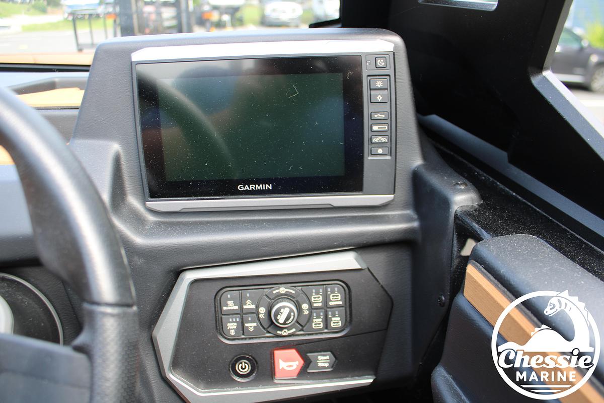 2027 Axis T235