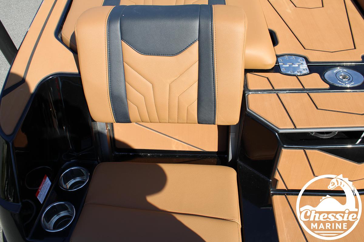2027 Malibu 25 LSV