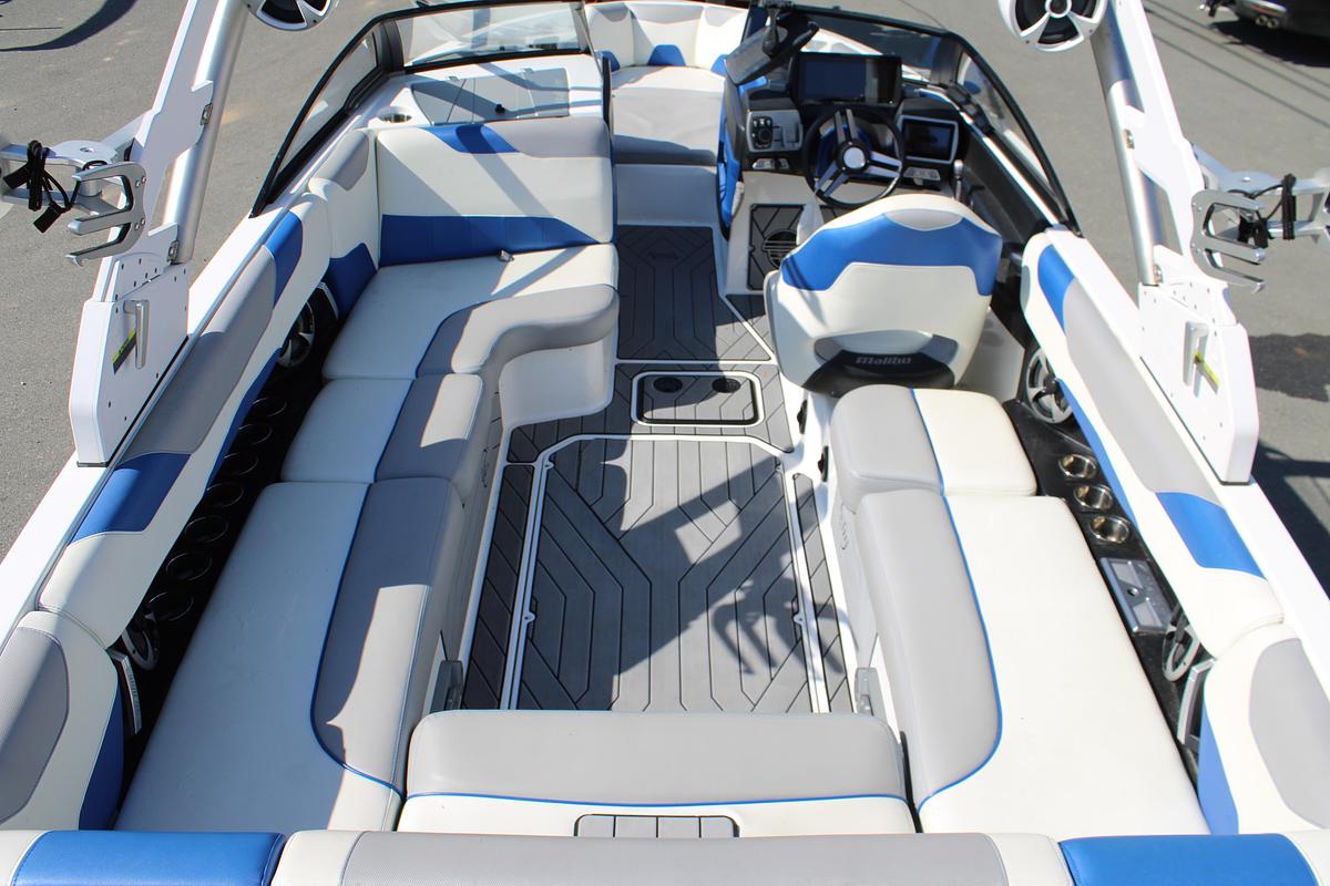 Used 2018 Malibu 23 LSV