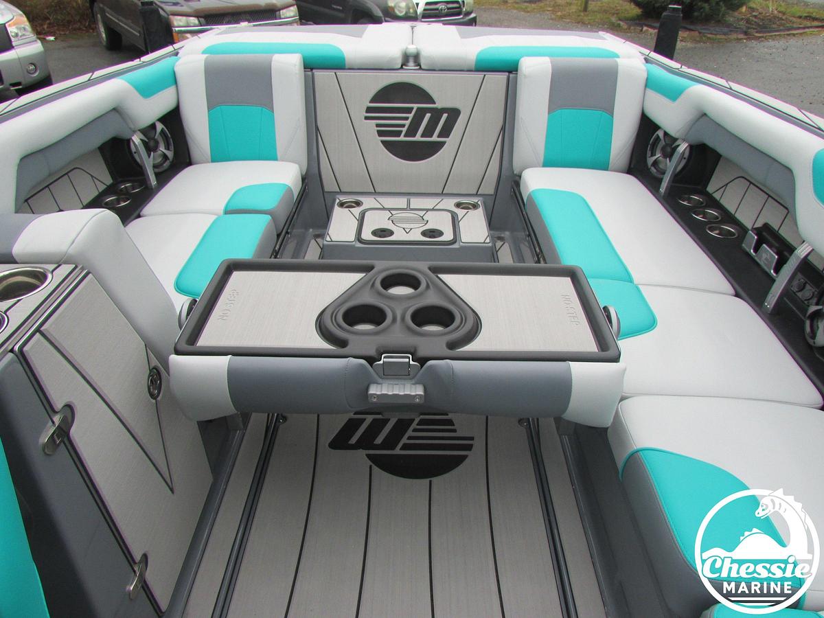 Used 2020 Malibu Wakesetter 25 LSV