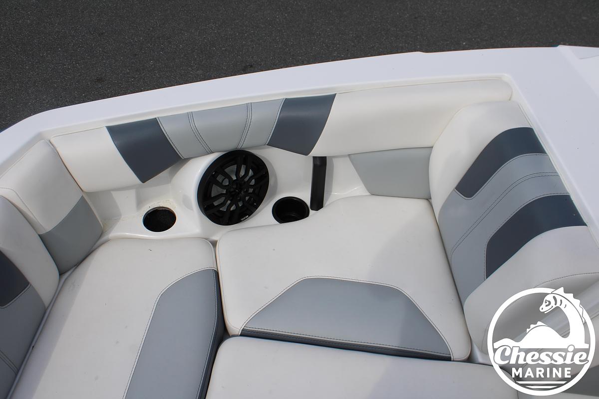 Used 2024 Malibu 21 LX-R