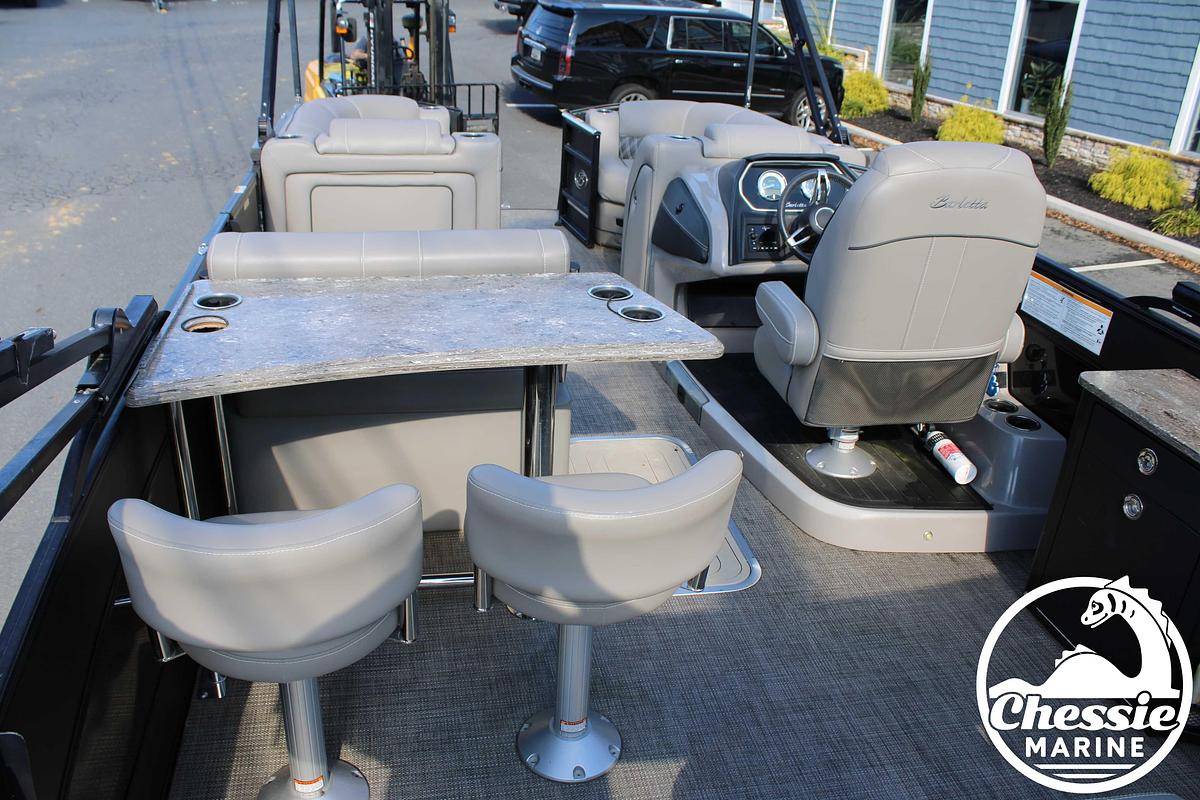 Used 2021 Barletta 25 UE