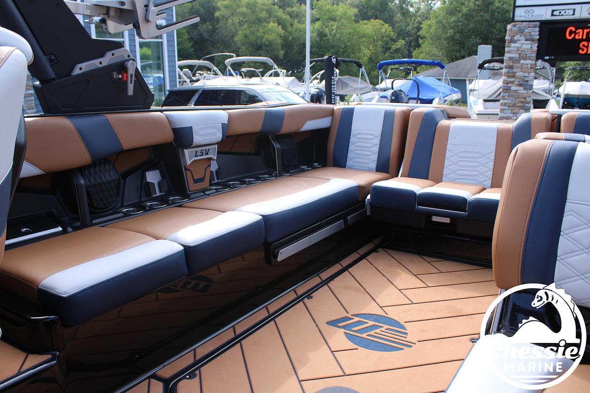 Used 2023 Malibu Wakesetter 26 LSV