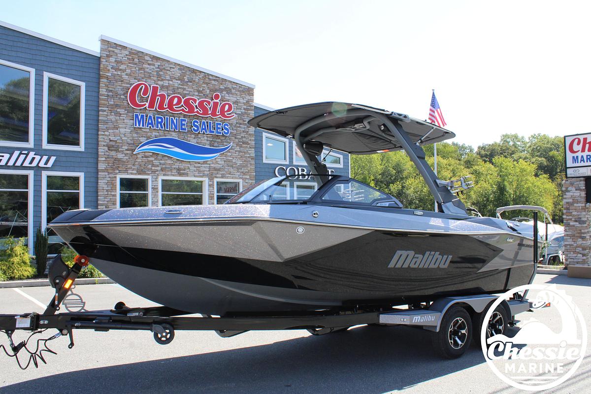 2027 Malibu 23 LSV