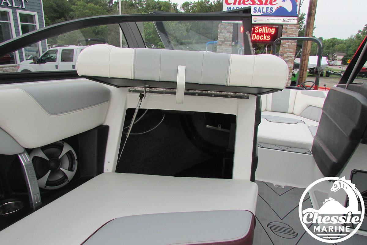 Used 2019 Malibu Wakesetter 25 LSV