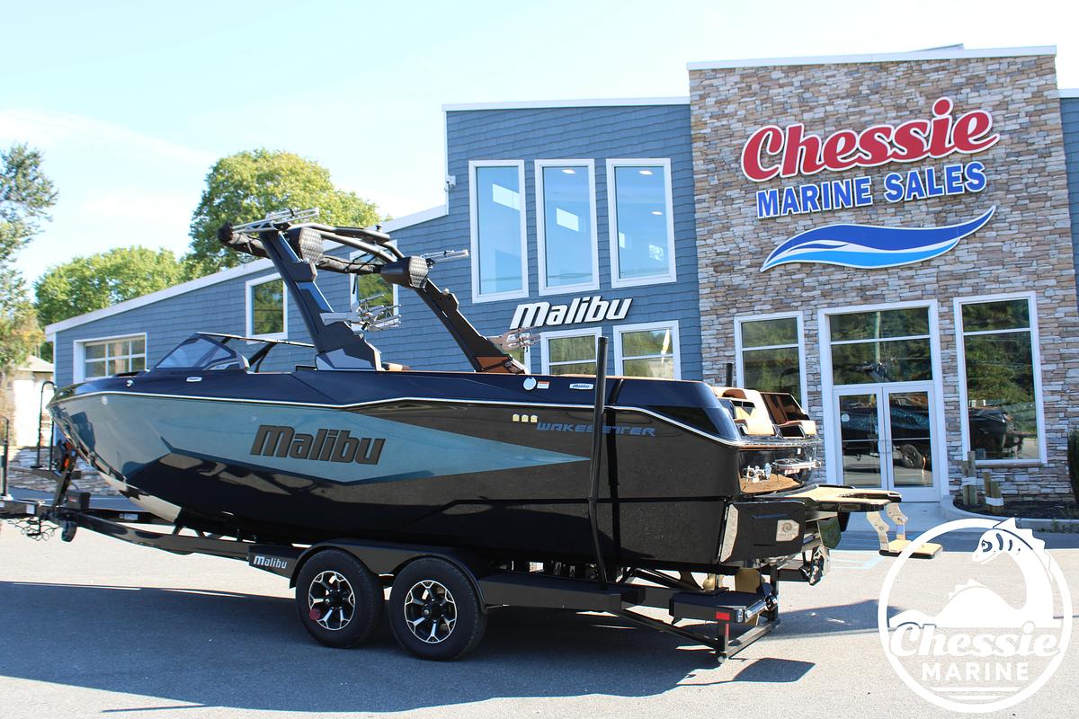 2027 Malibu 25 LSV
