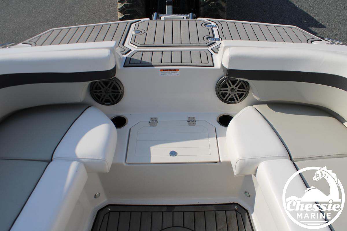 Used 2022 Starcraft AVX 190 DC OB