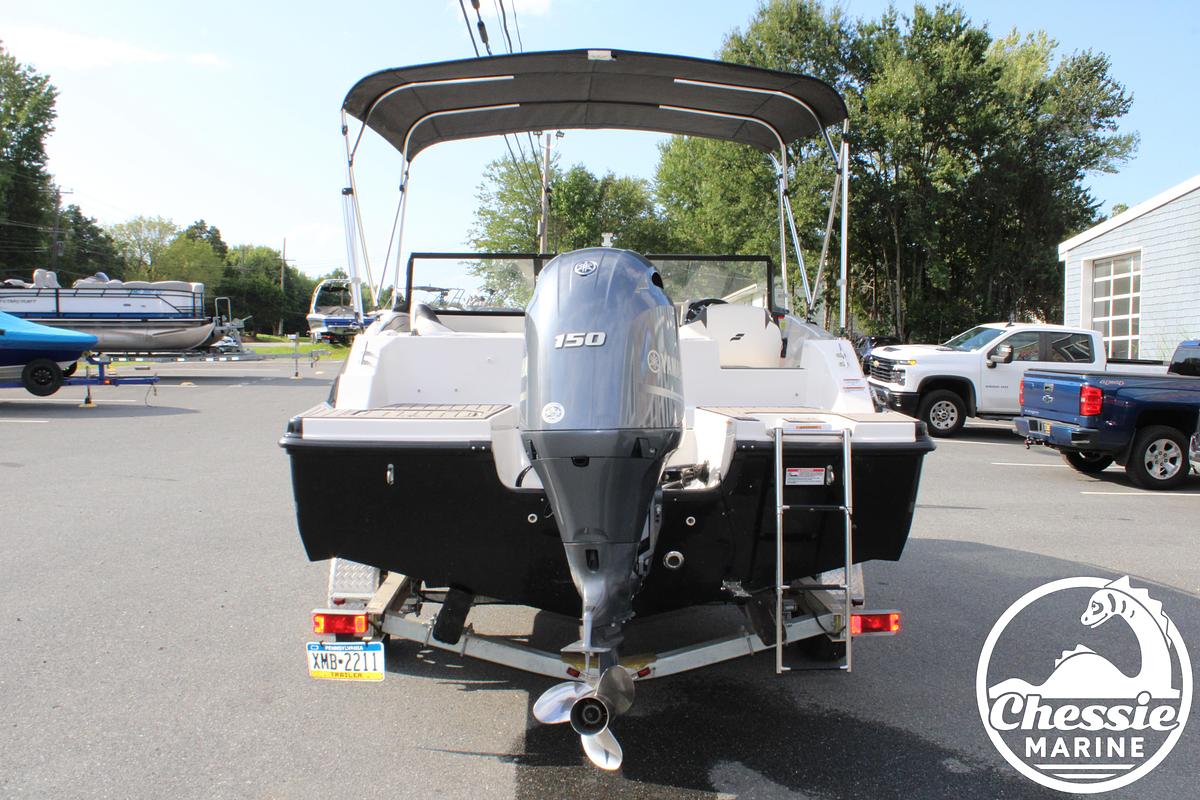 Used 2022 Starcraft AVX 190 DC OB