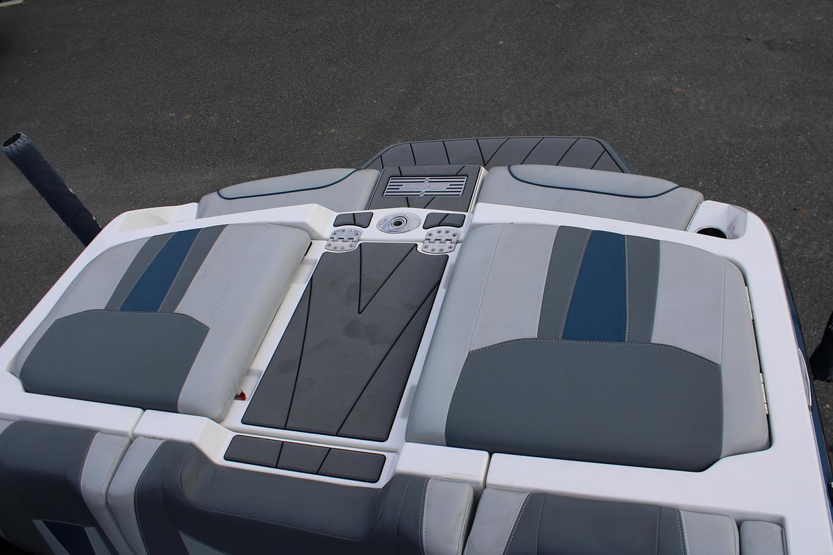 Used 2023 Malibu 23 LSV