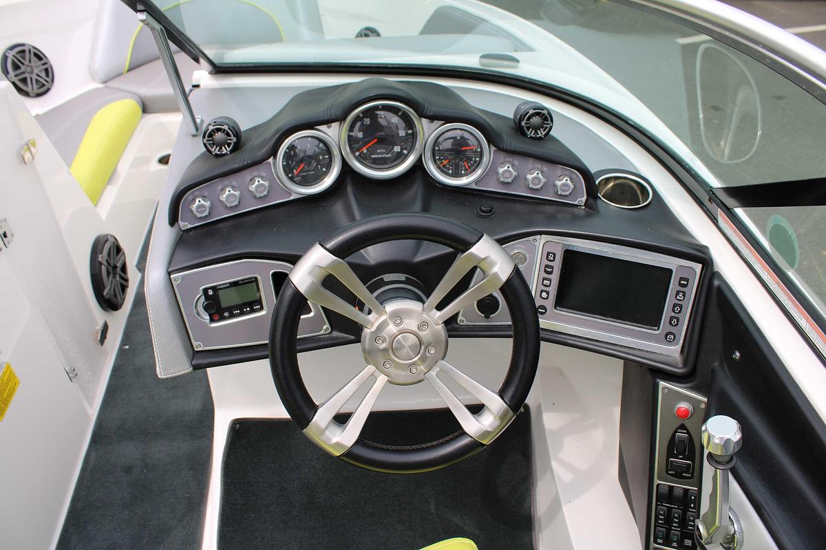 Used 2017 MasterCraft XT 21